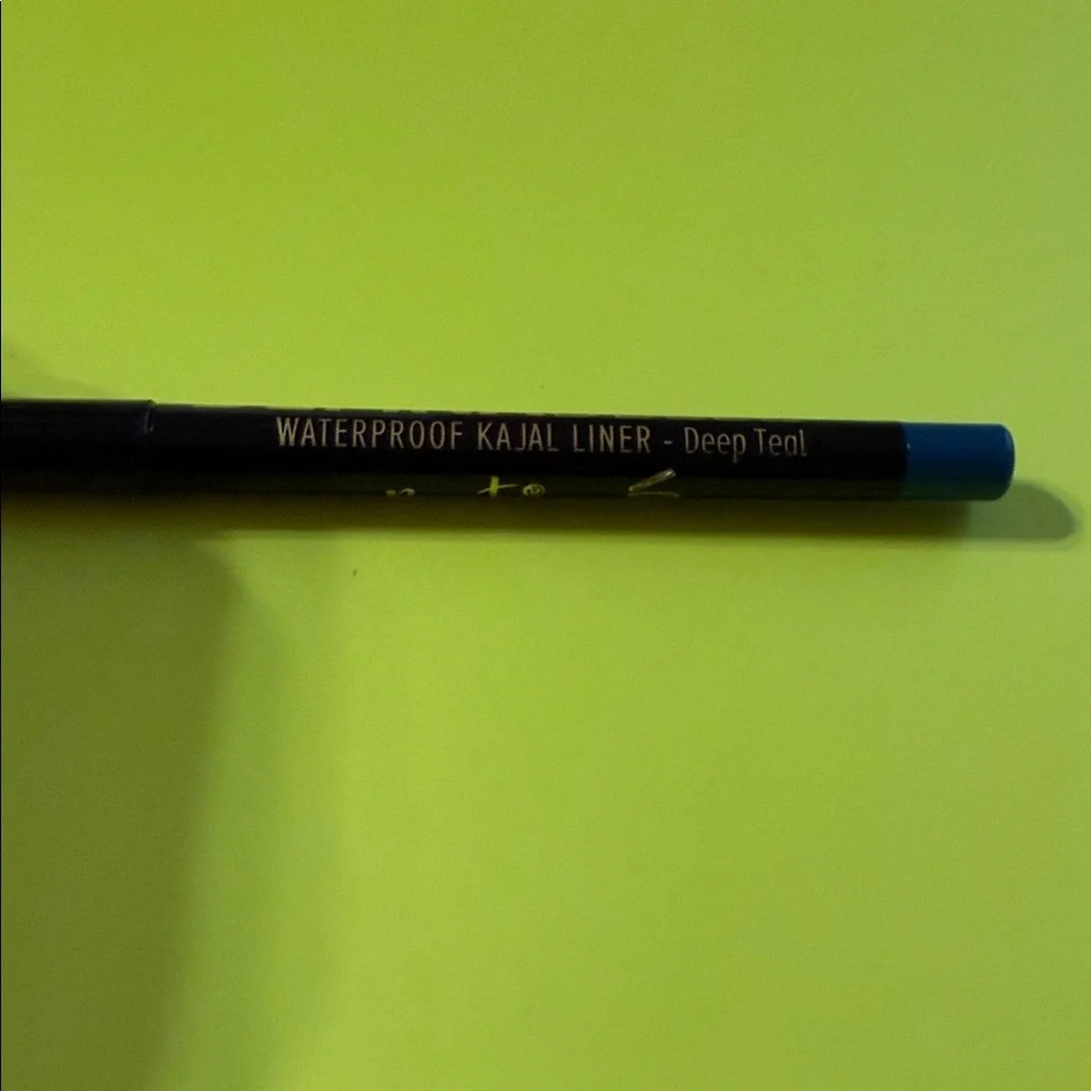 Definabelle Kajal Waterproof Eyeliner in deep teal